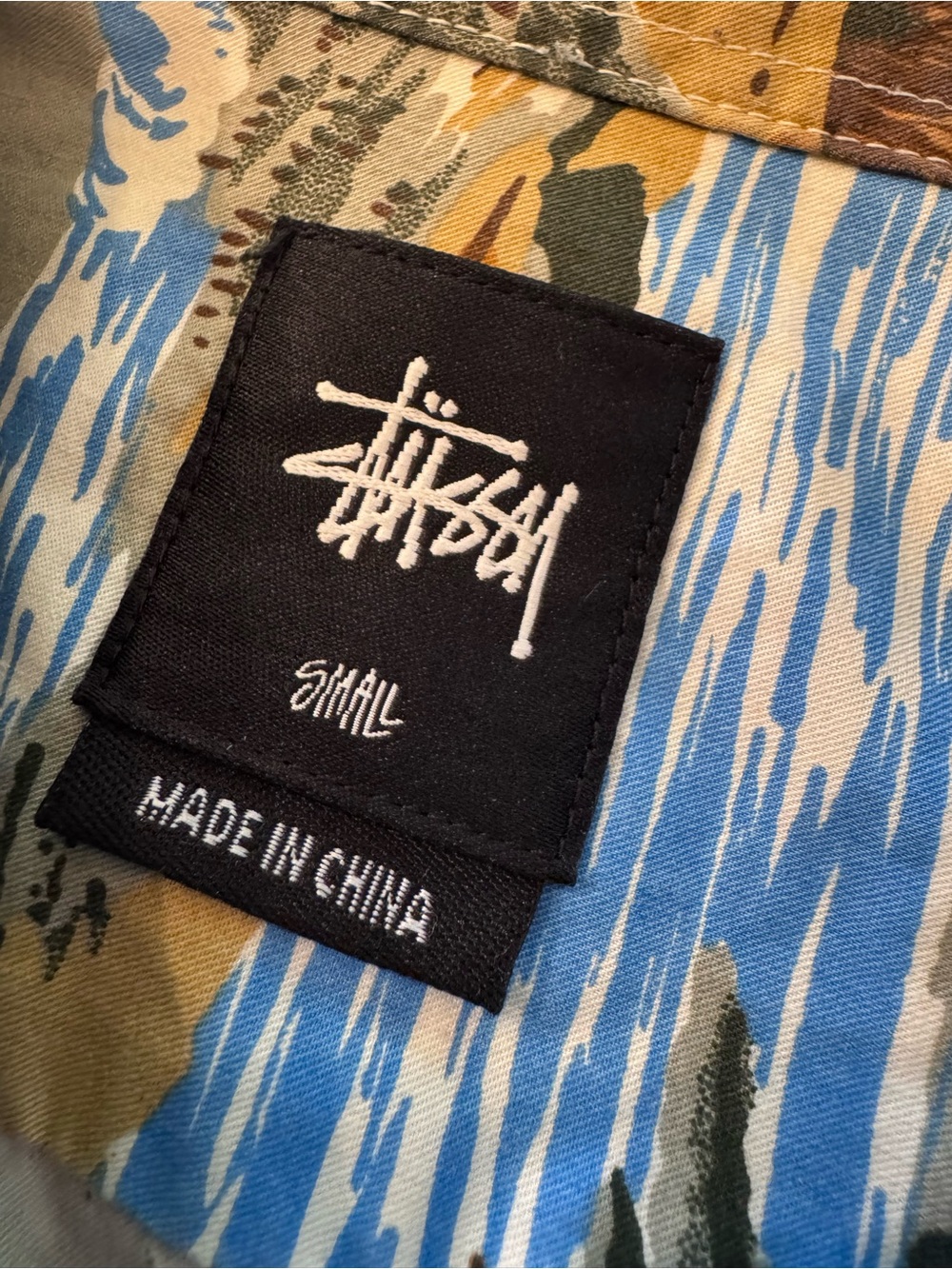 Stussy Men’s Scenic Camping Print Button-Up Shirt - Tan/Blue vintage 90’s - Picture 3 of 9